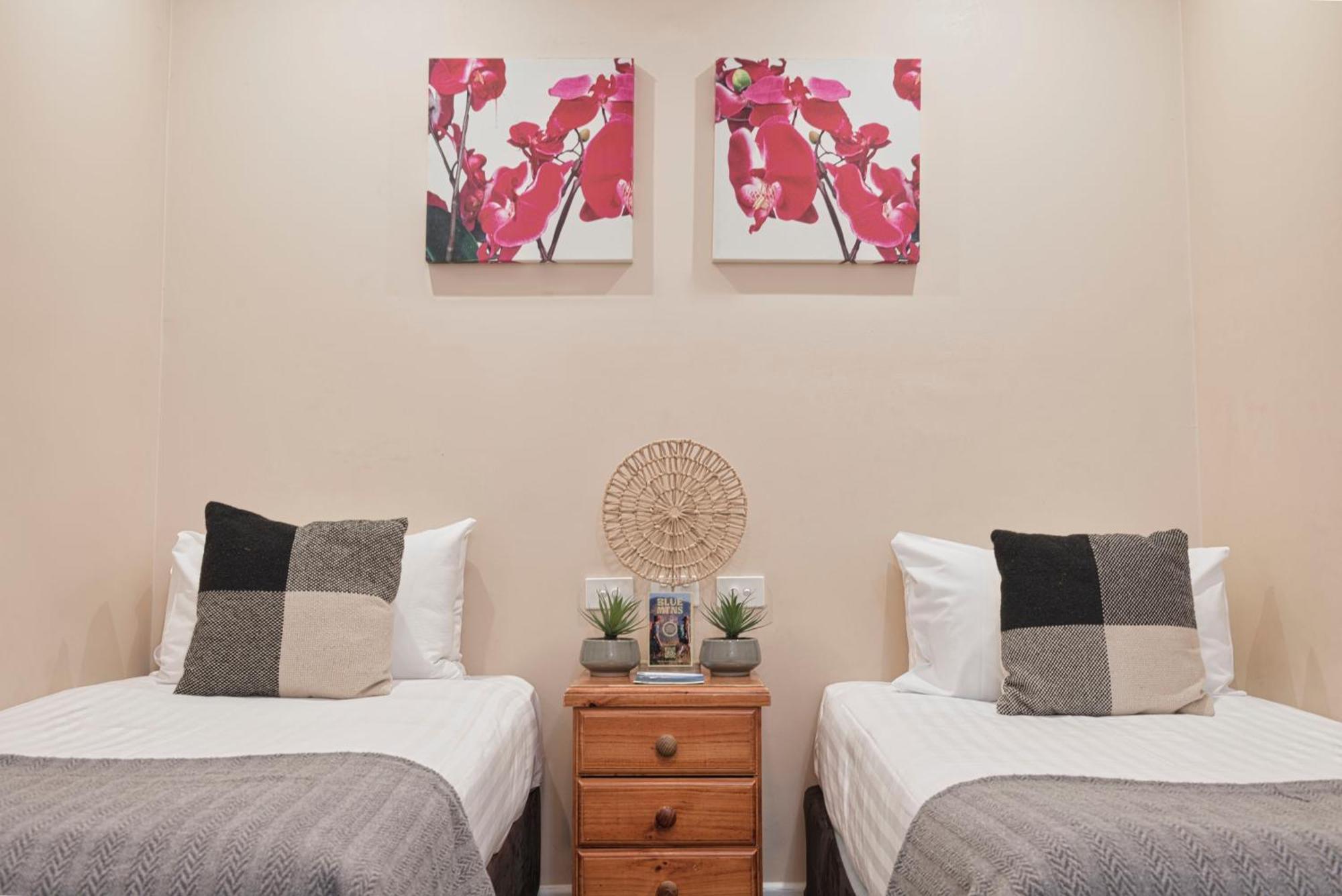 Blue Mountains Heritage Motel Катумба Екстериор снимка
